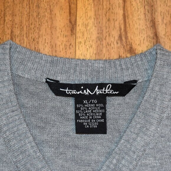 NWT Travis Mathew Merino Blend V-Neck Sweater Sz XL - Picture 3 of 6
